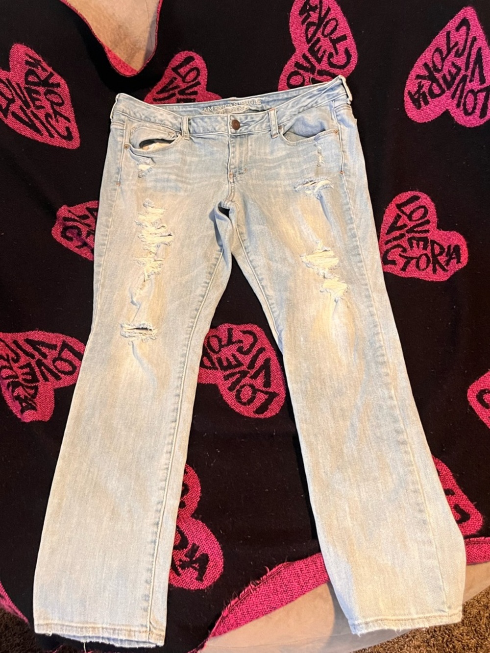 American Eagle Lightwash Distressed Straight leg Jeans